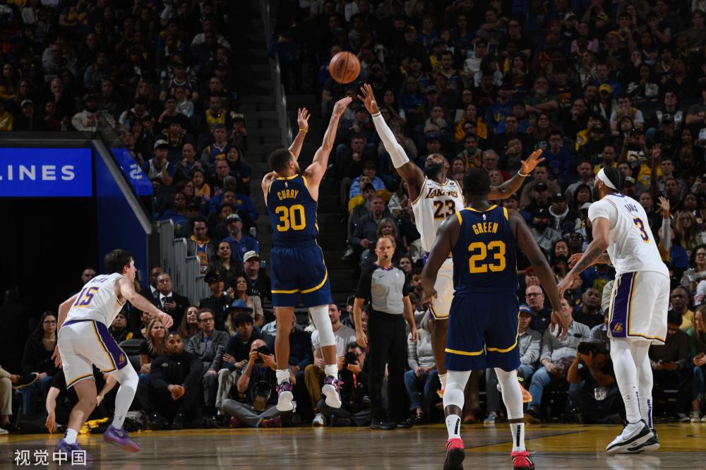 与此同时 与此同时