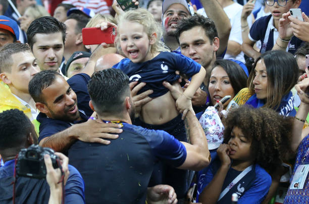 而且关乎俱 而且关乎俱